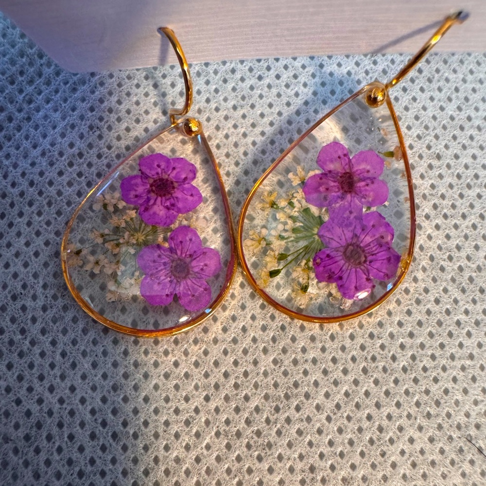 Forget Me Not Dried Flower Resin Teardrop Earrings in Goldtone Setting